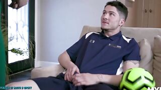 Трахнул маму друга жопа сиськи