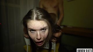 Студентка соблазнила одноклассника на страстный анальный секс